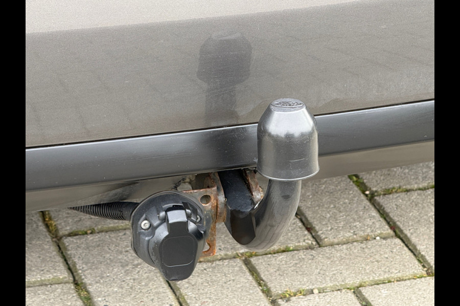 Peugeot 308 1.2 PureTech NAVI / PDC / CARPLAY / LANE ASSIST / APK