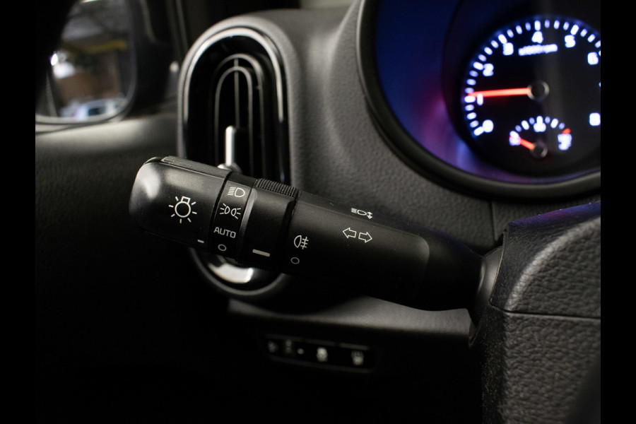 Kia Picanto 1.0 CVVT ComfortPlusLine Navigator Sport (APPLE CARPLAY,NAVI,CAMERA,CRUISE,ELEKTRISCH PAKKET,SPORTSTOELEN,LM VELGEN)