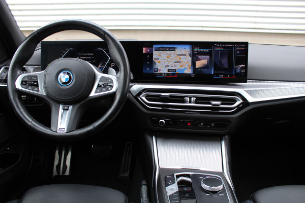 BMW 3-serie 330e xDrive M-Sport | Panoramadak | Widescreen | Harman Kardon | Head-up | BLIS