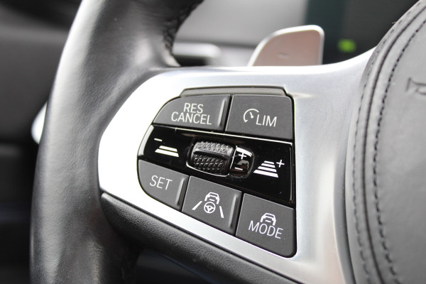 BMW 3-serie 330e xDrive M-Sport | Panoramadak | Widescreen | Harman Kardon | Head-up | BLIS