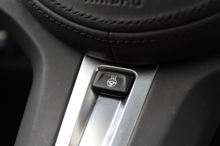 BMW 3-serie 330e xDrive M-Sport | Panoramadak | Widescreen | Harman Kardon | Head-up | BLIS