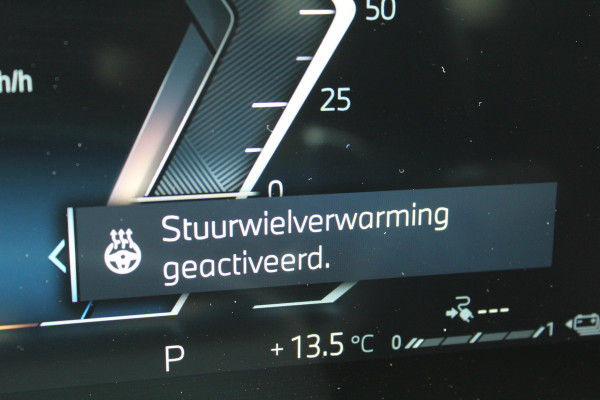 BMW 3-serie 330e xDrive M-Sport | Panoramadak | Widescreen | Harman Kardon | Head-up | BLIS