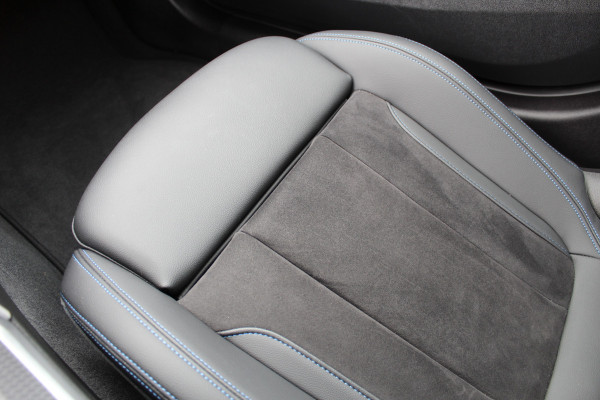 BMW 3-serie 330e xDrive M-Sport | Panoramadak | Widescreen | Harman Kardon | Head-up | BLIS