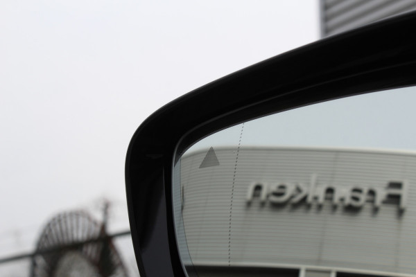 BMW 3-serie 330e xDrive M-Sport | Panoramadak | Widescreen | Harman Kardon | Head-up | BLIS