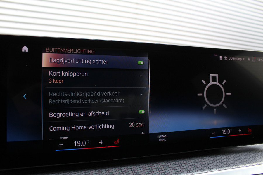 BMW 3-serie 330e xDrive M-Sport | Panoramadak | Widescreen | Harman Kardon | Head-up | BLIS