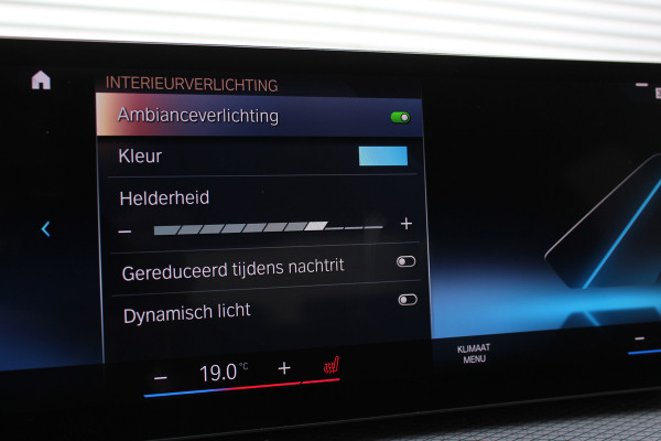 BMW 3-serie 330e xDrive M-Sport | Panoramadak | Widescreen | Harman Kardon | Head-up | BLIS