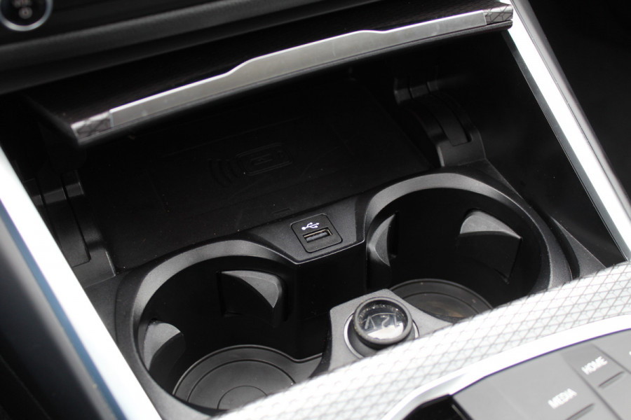BMW 3-serie 330e xDrive M-Sport | Panoramadak | Widescreen | Harman Kardon | Head-up | BLIS