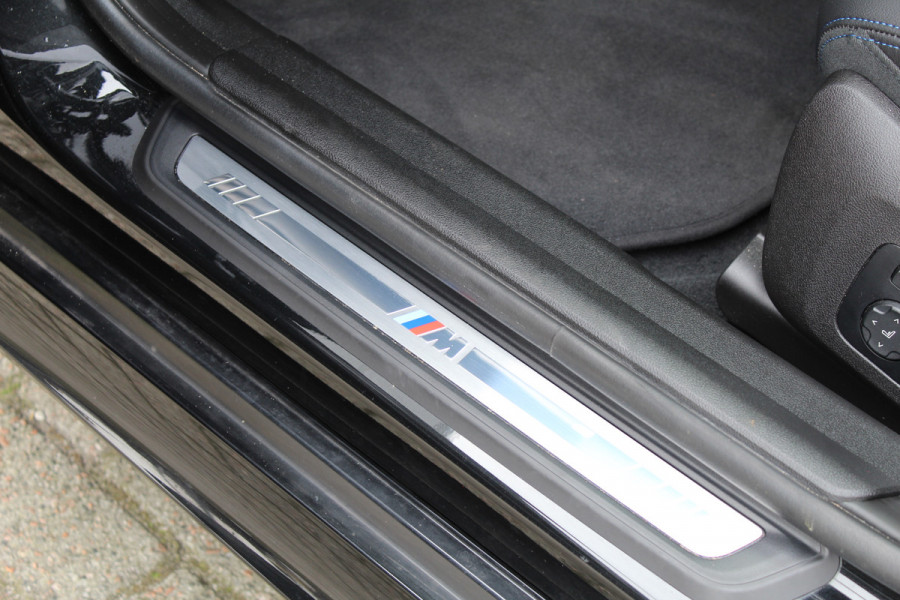 BMW 3-serie 330e xDrive M-Sport | Panoramadak | Widescreen | Harman Kardon | Head-up | BLIS