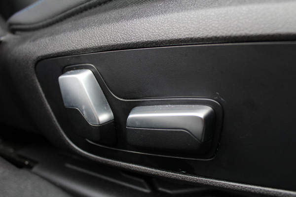 BMW 3-serie 330e xDrive M-Sport | Panoramadak | Widescreen | Harman Kardon | Head-up | BLIS