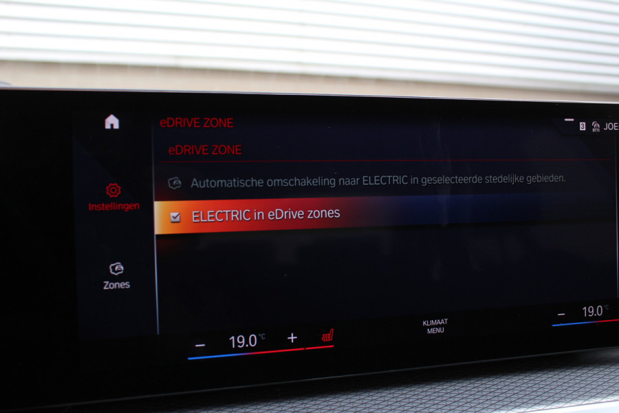 BMW 3-serie 330e xDrive M-Sport | Panoramadak | Widescreen | Harman Kardon | Head-up | BLIS