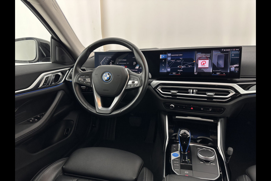 BMW i4 eDrive40 High Executive 84 kWh [ 3-Fase-11kW ] {SOH-95%} (INCL.BTW) Aut. *HEATPUMP | LEATHER | FULL-LED | DIGI-COCKPIT | HEATED-SPORTSEATS | CAMERA | KEYLESS | HIFI-SOUND | PRIVACYGLASS | ECC | AMBIENTLIGHT | PDC | HEAD-UP | CRUISE | 17''ALU*