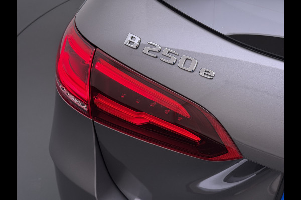 Mercedes-Benz B-Klasse B 250 e AMG line | Trekhaak Sfeer Camera Night