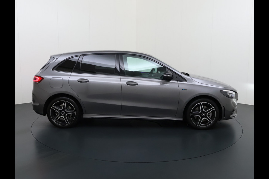 Mercedes-Benz B-Klasse B 250 e AMG line | Trekhaak Sfeer Camera Night