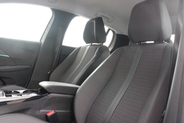 Peugeot 208 1.2 100PK ALLURE PACK | NAVIGATIE 10" TOUCHSCREEN | 3-D INSTRUMENTENPANEEL | ALL SEASON BANDEN | PARKEERSENSOREN ACHTER | CLIMATE CONTROL | CRUISE CONTROL | APPLE CARPLAY/ANDROID AUTO | LICHTMETALEN VELGEN | DAB+ RADIO |