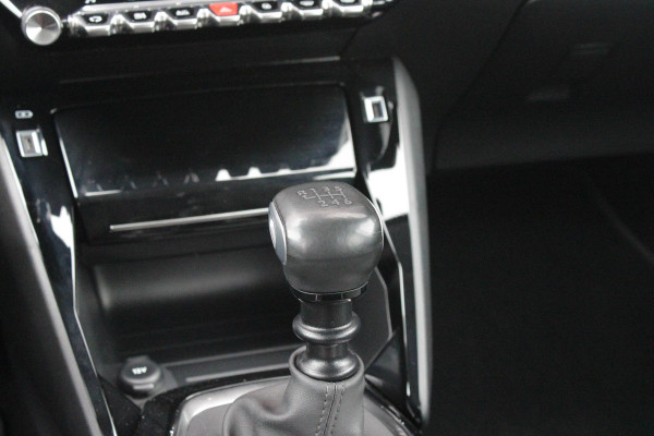 Peugeot 208 1.2 100PK ALLURE PACK | NAVIGATIE 10" TOUCHSCREEN | 3-D INSTRUMENTENPANEEL | ALL SEASON BANDEN | PARKEERSENSOREN ACHTER | CLIMATE CONTROL | CRUISE CONTROL | APPLE CARPLAY/ANDROID AUTO | LICHTMETALEN VELGEN | DAB+ RADIO |