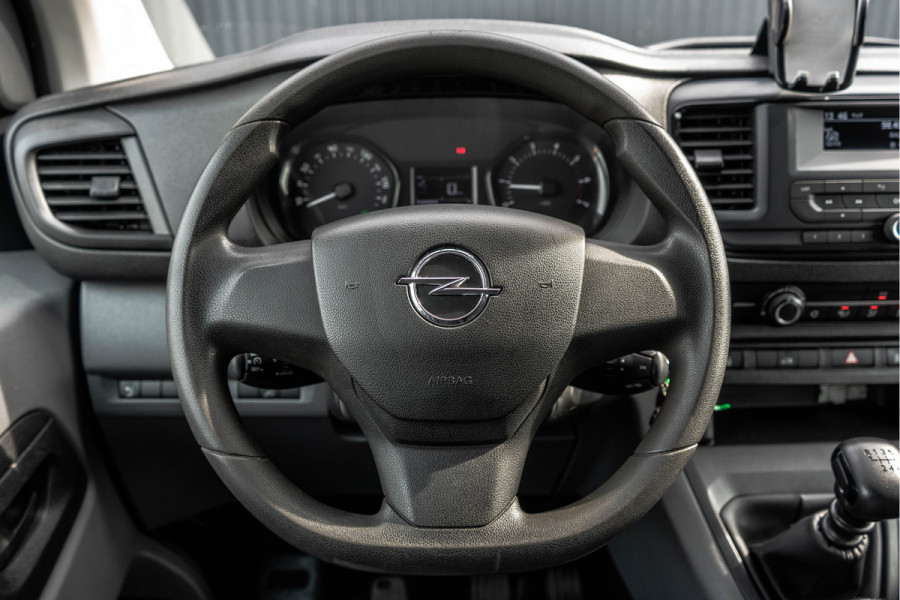 Opel Vivaro L2H1 | 1ste eigenaar | Airco | Cruise | PDC | 3-Zits | Trekhaak