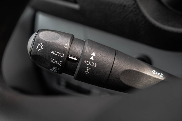 Opel Vivaro L2H1 | 1ste eigenaar | Airco | Cruise | PDC | 3-Zits | Trekhaak