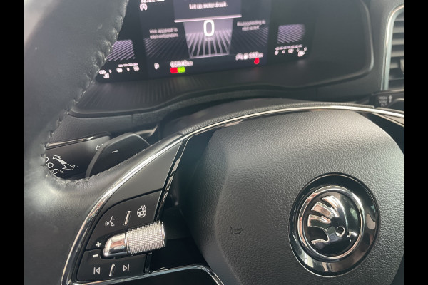 Škoda Karoq 1.5 TSI ACT Business Edition Plus Schuif/kanteldak - Achteruitrijcamera - Elektrische trekhaak stuurverwarming- Stoelverwarming - Parkeersensoren - Airco - Apple carplay - Navigatiesysteem - Achterspoiler - Stuur multifunctio Licht metalen velgen 17 inch - Bluetooth - Cruise control - Dakrails - Extra getint glas - Keyless entry/start - Led verlichting - Start/stop systeem - Elektrische ramen - Led verlichting