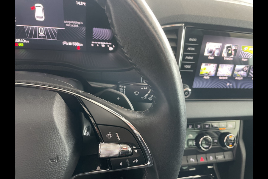 Škoda Karoq 1.5 TSI ACT Business Edition Plus Schuif/kanteldak - Achteruitrijcamera - Elektrische trekhaak stuurverwarming- Stoelverwarming - Parkeersensoren - Airco - Apple carplay - Navigatiesysteem - Achterspoiler - Stuur multifunctio Licht metalen velgen 17 inch - Bluetooth - Cruise control - Dakrails - Extra getint glas - Keyless entry/start - Led verlichting - Start/stop systeem - Elektrische ramen - Led verlichting