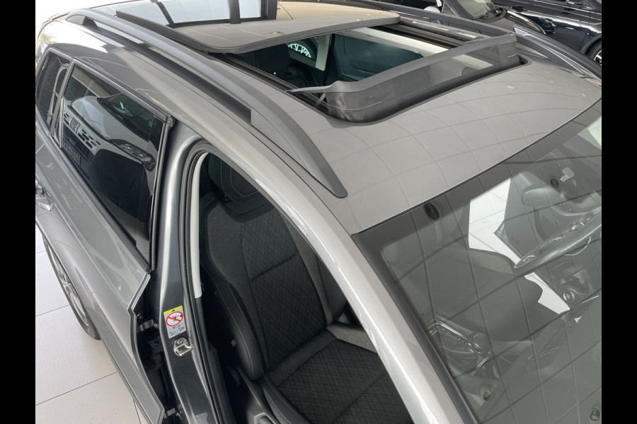 Škoda Karoq 1.5 TSI ACT Business Edition Plus Schuif/kanteldak - Achteruitrijcamera - Elektrische trekhaak stuurverwarming- Stoelverwarming - Parkeersensoren - Airco - Apple carplay - Navigatiesysteem - Achterspoiler - Stuur multifunctio Licht metalen velgen 17 inch - Bluetooth - Cruise control - Dakrails - Extra getint glas - Keyless entry/start - Led verlichting - Start/stop systeem - Elektrische ramen - Led verlichting