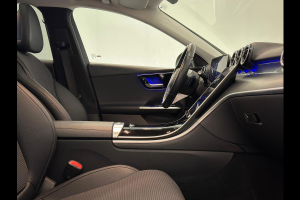 Mercedes-Benz C-Klasse 200 Luxury Line / Pano / NL-auto / Trekhaak