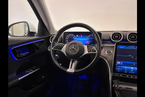 Mercedes-Benz C-Klasse 200 Luxury Line / Pano / NL-auto / Trekhaak