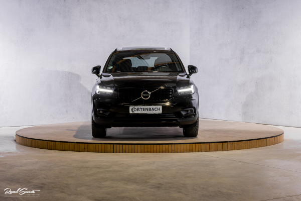 Volvo XC40 2.0 T4 R-Design | Panorama dak | Adaptieve cruise | Memory | Harman Kardon |