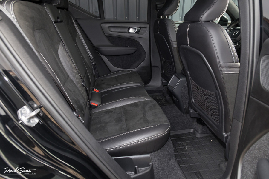 Volvo XC40 2.0 T4 R-Design | Panorama dak | Adaptieve cruise | Memory | Harman Kardon |