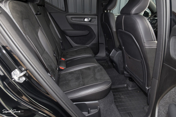 Volvo XC40 2.0 T4 R-Design | Panorama dak | Adaptieve cruise | Memory | Harman Kardon |