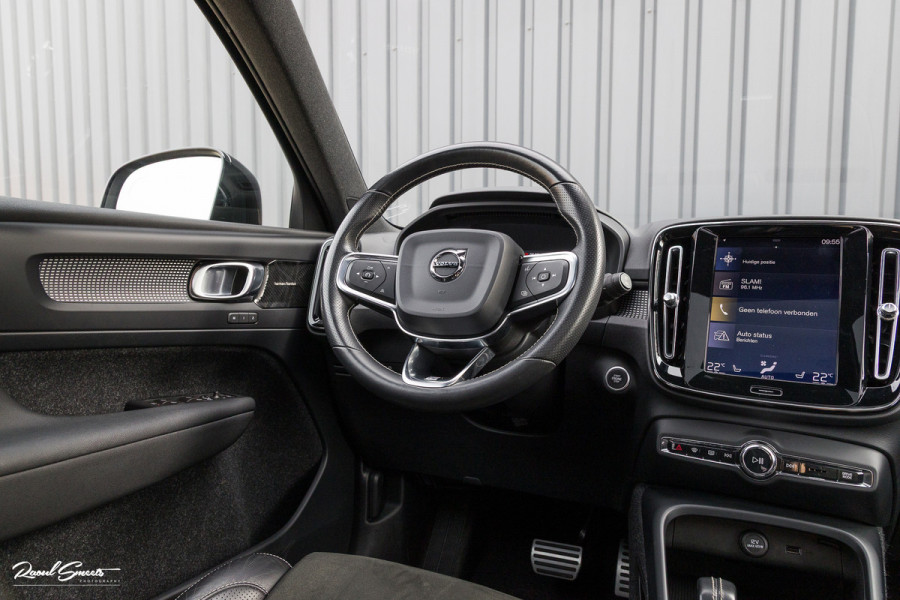 Volvo XC40 2.0 T4 R-Design | Panorama dak | Adaptieve cruise | Memory | Harman Kardon |
