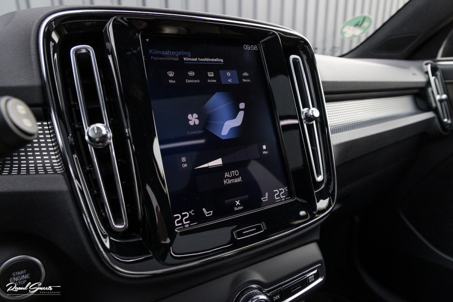 Volvo XC40 2.0 T4 R-Design | Panorama dak | Adaptieve cruise | Memory | Harman Kardon |