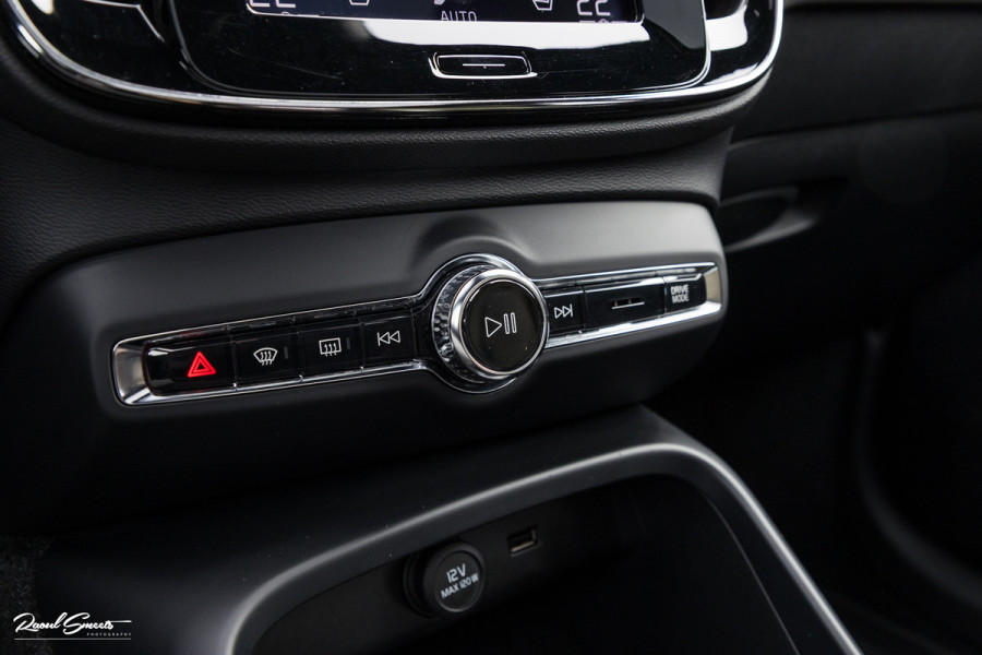 Volvo XC40 2.0 T4 R-Design | Panorama dak | Adaptieve cruise | Memory | Harman Kardon |