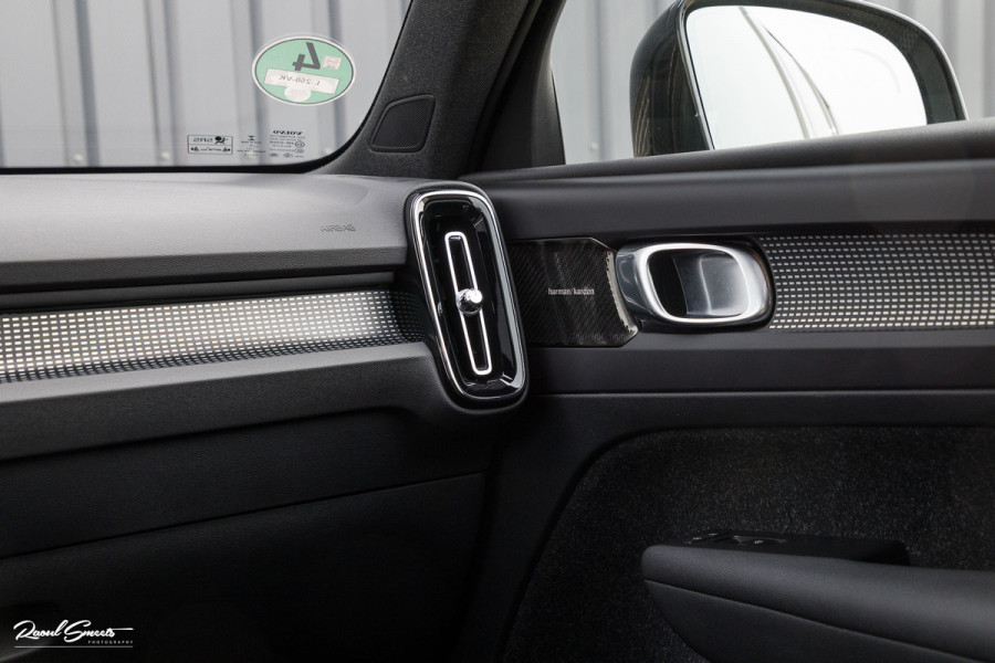 Volvo XC40 2.0 T4 R-Design | Panorama dak | Adaptieve cruise | Memory | Harman Kardon |