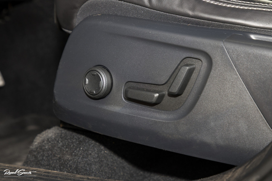 Volvo XC40 2.0 T4 R-Design | Panorama dak | Adaptieve cruise | Memory | Harman Kardon |