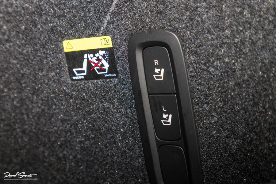 Volvo XC40 2.0 T4 R-Design | Panorama dak | Adaptieve cruise | Memory | Harman Kardon |