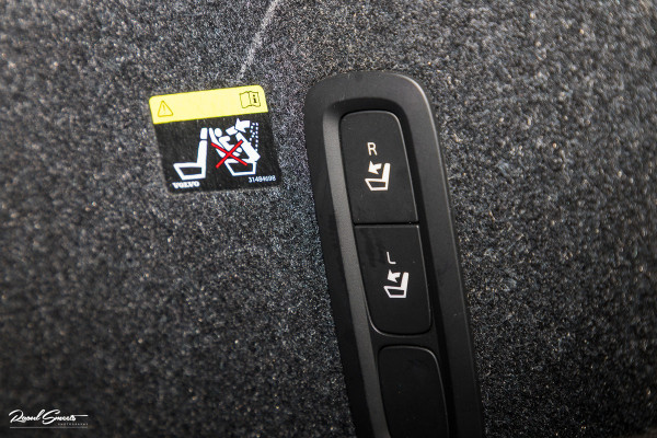 Volvo XC40 2.0 T4 R-Design | Panorama dak | Adaptieve cruise | Memory | Harman Kardon |