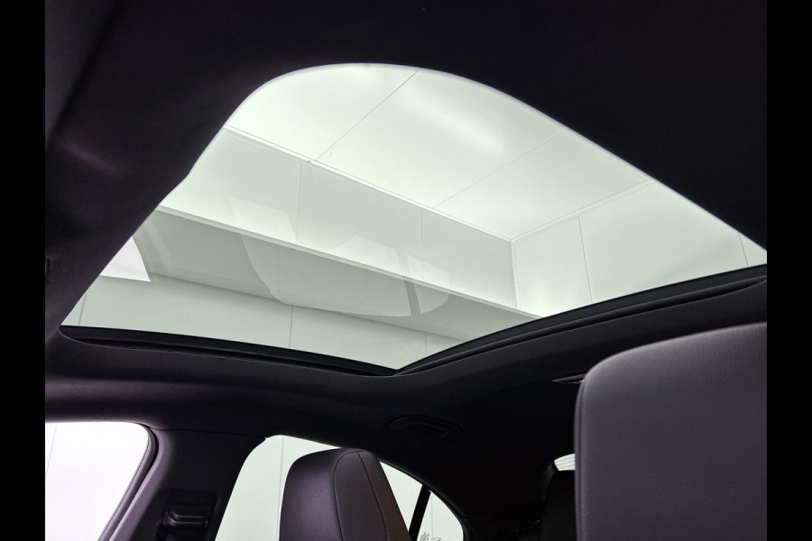 Mercedes-Benz CLA-Klasse 180 Business Solution AMG(Goed OnderH, Panorama, Camera, Carplay, Navi, StoelV, Etc)