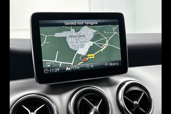 Mercedes-Benz CLA-Klasse 180 Business Solution AMG(Goed OnderH, Panorama, Camera, Carplay, Navi, StoelV, Etc)