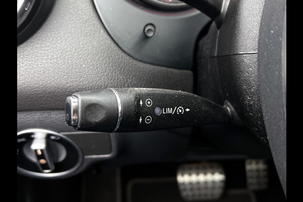 Mercedes-Benz CLA-Klasse 180 Business Solution AMG(Goed OnderH, Panorama, Camera, Carplay, Navi, StoelV, Etc)