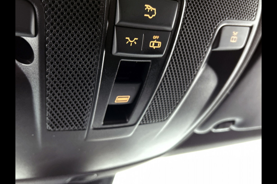 Mercedes-Benz CLA-Klasse 180 Business Solution AMG(Goed OnderH, Panorama, Camera, Carplay, Navi, StoelV, Etc)