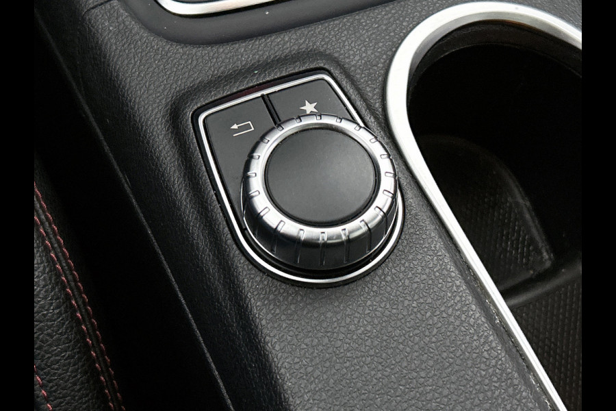 Mercedes-Benz CLA-Klasse 180 Business Solution AMG(Goed OnderH, Panorama, Camera, Carplay, Navi, StoelV, Etc)