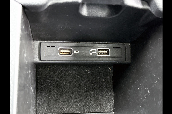 Mercedes-Benz CLA-Klasse 180 Business Solution AMG(Goed OnderH, Panorama, Camera, Carplay, Navi, StoelV, Etc)