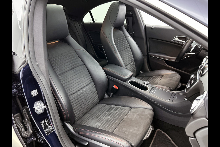 Mercedes-Benz CLA-Klasse 180 Business Solution AMG(Goed OnderH, Panorama, Camera, Carplay, Navi, StoelV, Etc)
