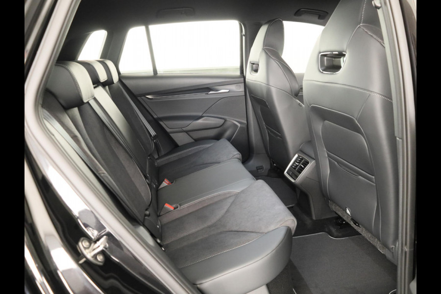 Škoda Elroq 60 Sportline 204pk | Adaptive Cruise Control | 20 inch | Blind Spot | Stoelverwarming