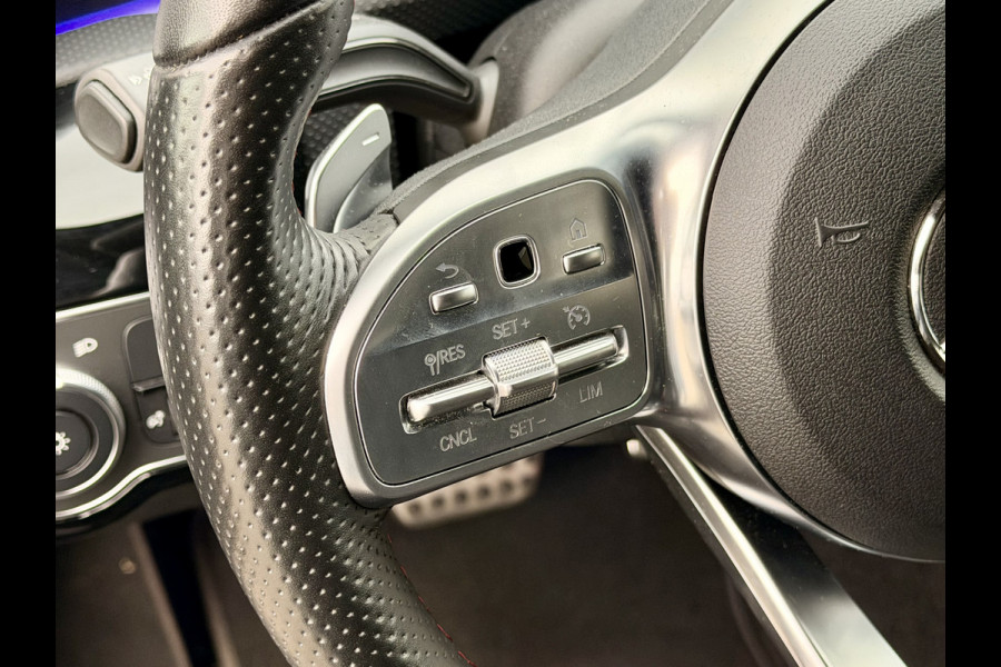 Mercedes-Benz A-Klasse 180 Business Solution AMG A35 Bumpers 19" AMG Velgen | Camera