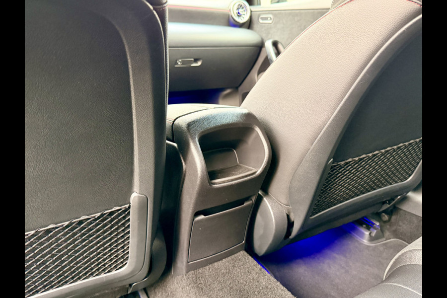 Mercedes-Benz A-Klasse 180 Business Solution AMG A35 Bumpers 19" AMG Velgen | Camera