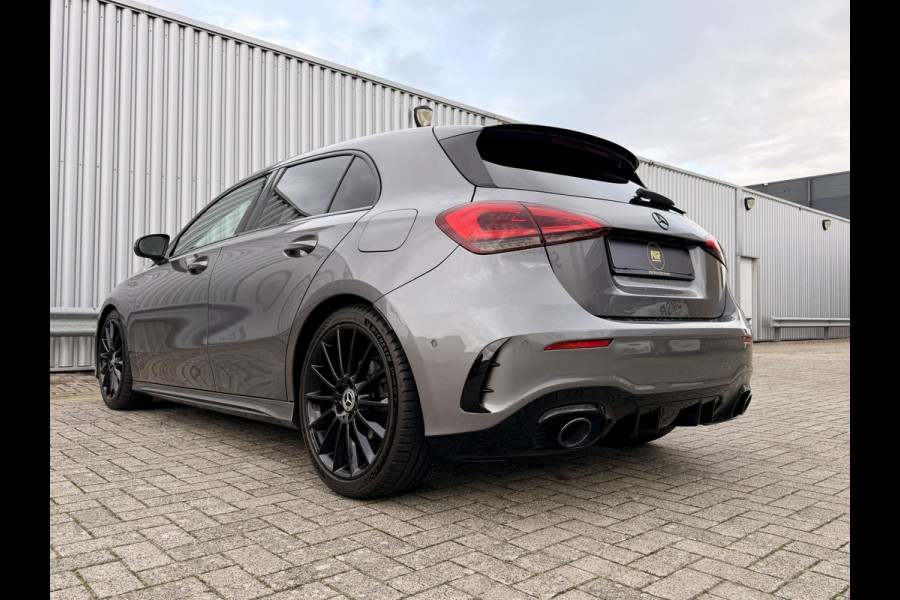 Mercedes-Benz A-Klasse 180 Business Solution AMG A35 Bumpers 19" AMG Velgen | Camera