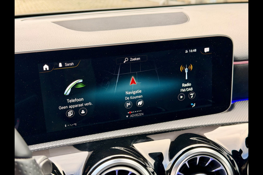 Mercedes-Benz A-Klasse 180 Business Solution AMG A35 Bumpers 19" AMG Velgen | Camera