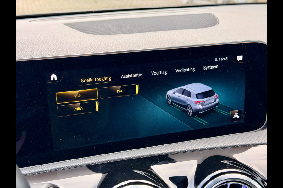 Mercedes-Benz A-Klasse 180 Business Solution AMG A35 Bumpers 19" AMG Velgen | Camera