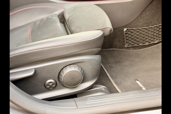 Mercedes-Benz A-Klasse 180 Business Solution AMG A35 Bumpers 19" AMG Velgen | Camera